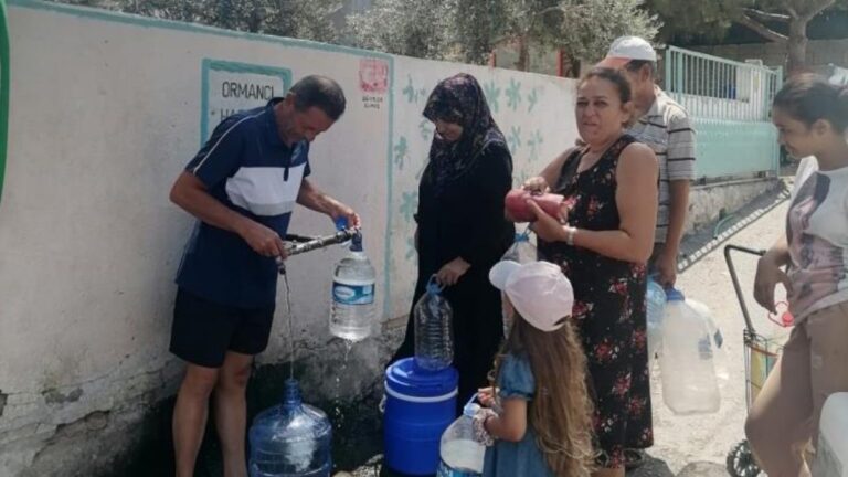 İzmir’de vatandaşların su çilesi: Bidonlarla kuyruğa girdiler
