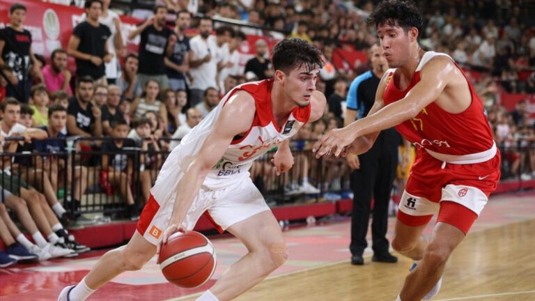 18 yaş altı basketbolcular Avrupa’da ilk yenilgiyi İspanya’ya karşı aldı