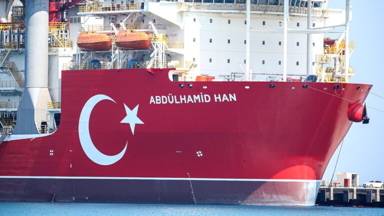 Abdülhamid Han sondaj gemisi hidrokarbon arama görevine hazır