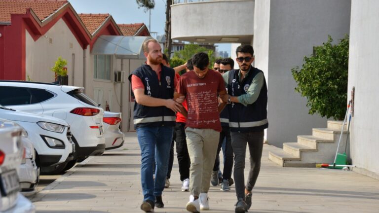 Adana’da 3 polisi yaralayan saldırgan: Hasmım zannettim