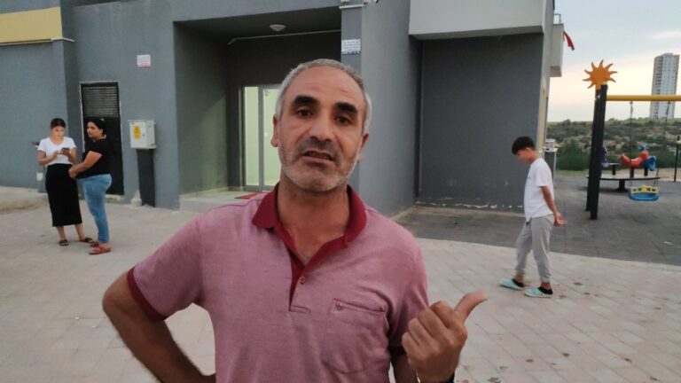 Adana’da kiracısının kapısını söken ev sahibi: Kira alamıyorum, icralık oldum