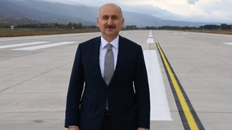 Adil Karaismailoğlu: İstanbul Havalimanı’nda check-in süresi sadece 1 dakika