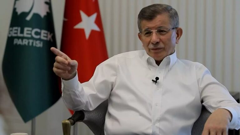 Ahmet Davutoğlu: AK Parti’deki popüleritemle birilerinin önünü tıkadım