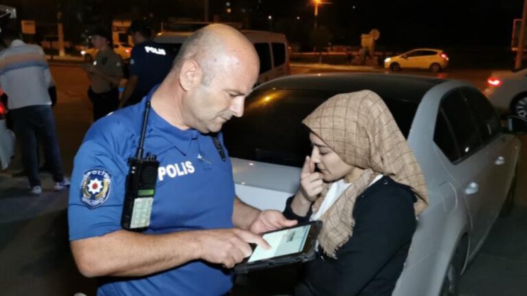 Aksaray’da denetimden kaçan kadın sürücüye 4 ayrı suçtan ceza kesildi