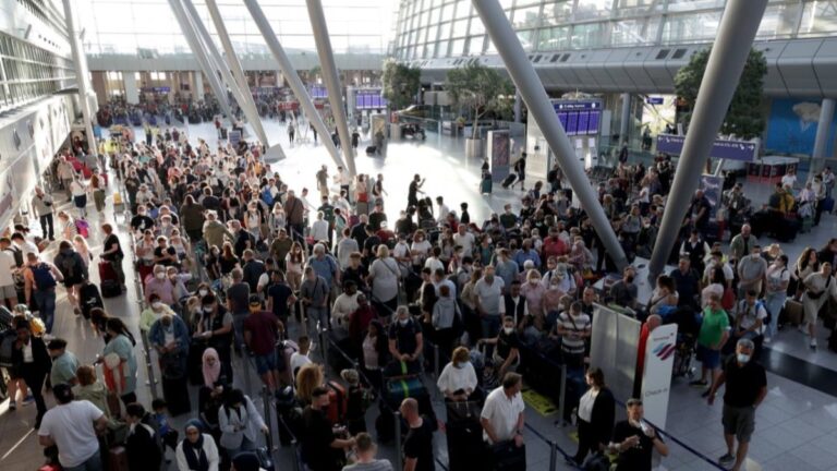 Almanya, Türkiye’de havaalanı çalışanı arıyor