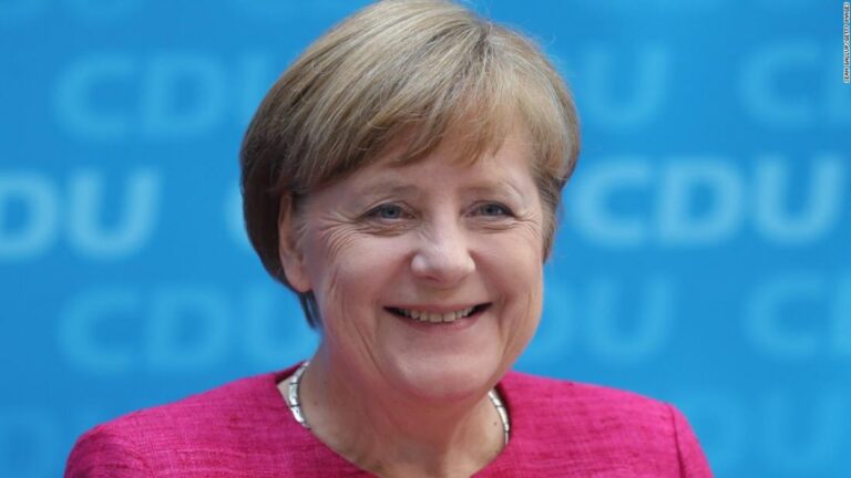 Almanya’nın kapılarını mültecilere açan Merkel’e UNESCO Barış Ödülü