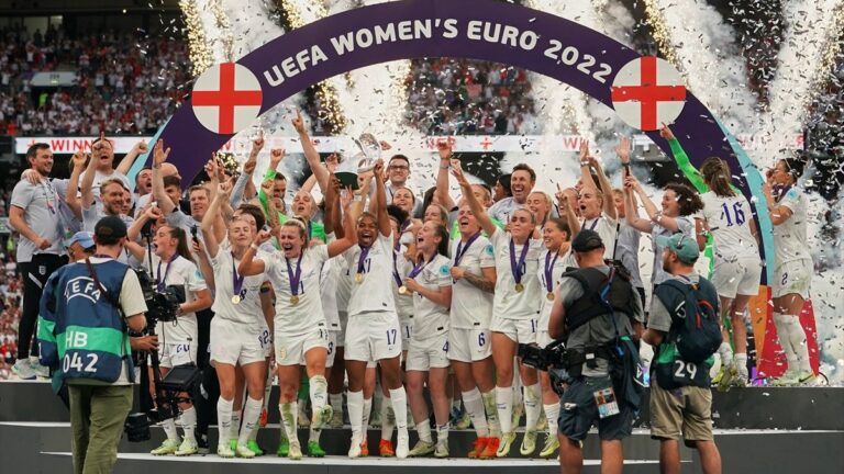 Almanya’yı uzatlamalarda deviren İngiltere, Avrupa Kadınlar Futbol Şampiyonu oldu
