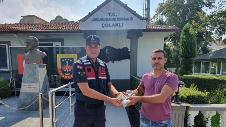 Antalya’da hırsızı kan izleri yakalattı