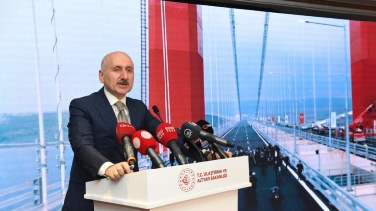 Bakan Karaismailoğlu: Osmangazi Köprüsü’nden 55.5 milyon araç geçti