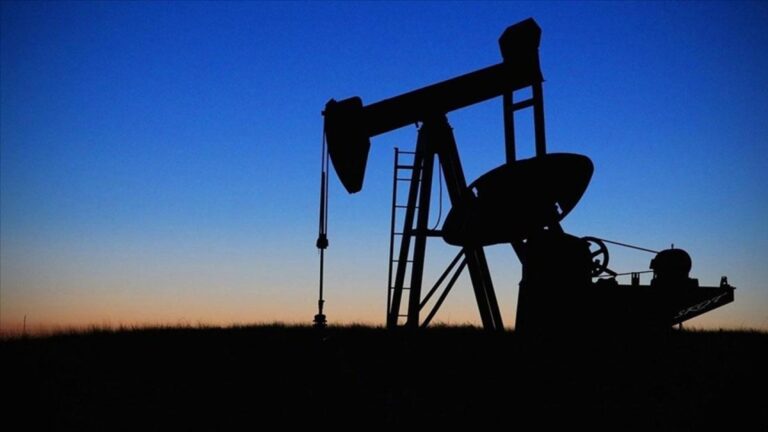 Brent petrolün varil fiyatı 100,19 dolara yükseldi