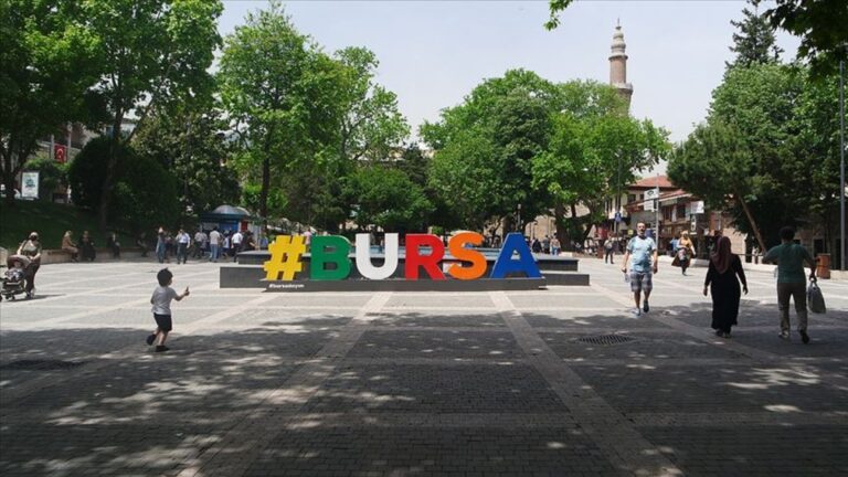 Bursa Büyükşehir Belediyesi’nden öğrencilere özel uygulamalar