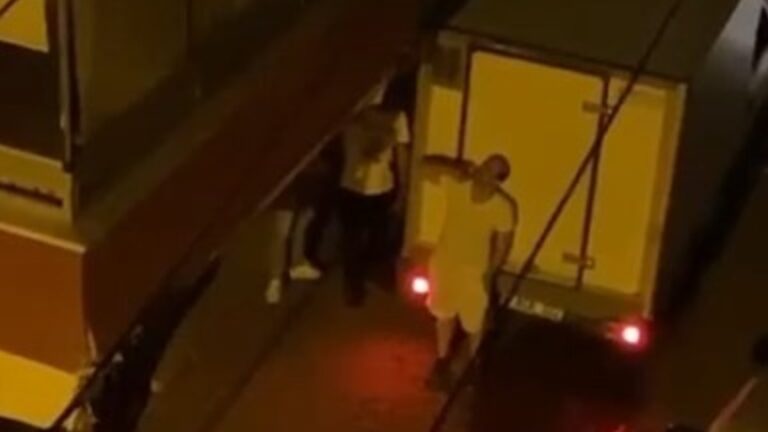 Bursa’da balkon duvarına çarpan şoför, ev sahibini tehdit etti