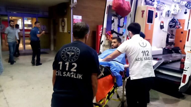 Bursa’da yaralı halde 2 kilometre giderek polis merkezine sığındı