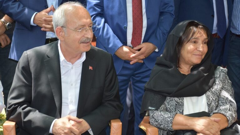 CHP Genel Başkanı Kılıçdaroğlu, Uludere’deki olayda hayatını kaybedenlerin ailelerini ziyaret etti