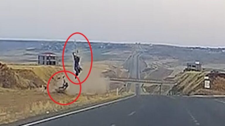 Diyarbakır, motosiklet sürücüsü 14 takla attı