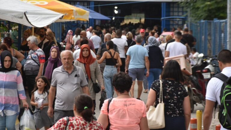 Edirne’ye hafta sonu alışveriş için gelen Bulgar sayısı 20 bine ulaştı