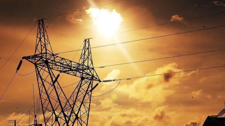 EPDK, dağıtım şirketlerine kayıp enerji ve aydınlatma satış tarifesini sabit tuttu
