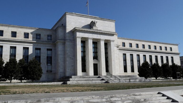 Fed’in faiz adımlarının seyri tartışılıyor