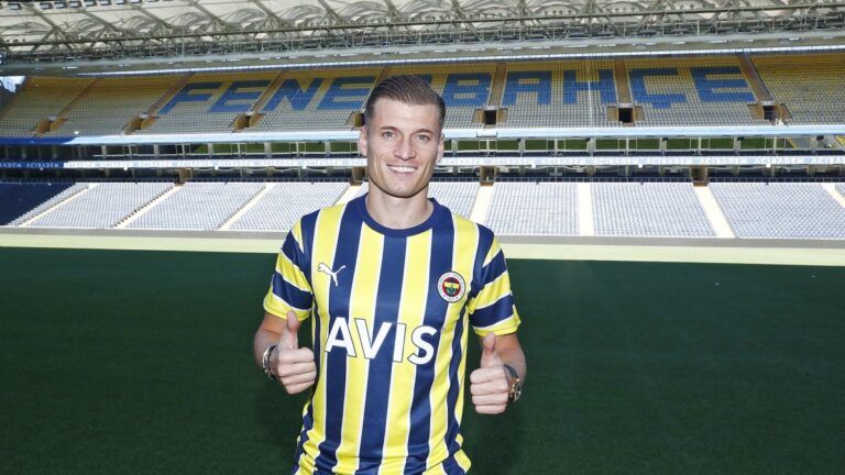 Fenerbahçe, Ezgjan Alioski’nin transferi duyurdu