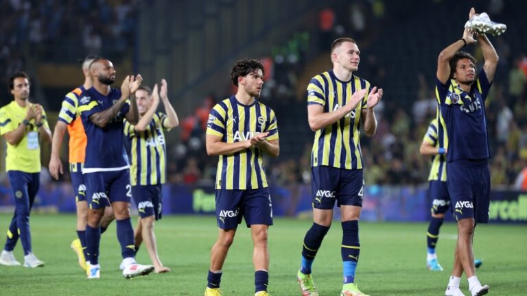 Fenerbahçe, şampiyonluk için taraftarına umut verdi