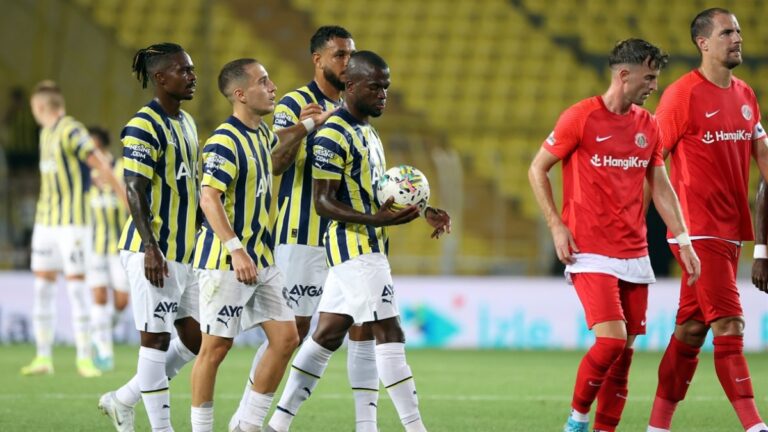 Fenerbahçe, Ümraniyespor’la berabere kaldı