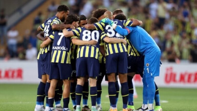 Fenerbahçe’nin UEFA kadrosu değişti