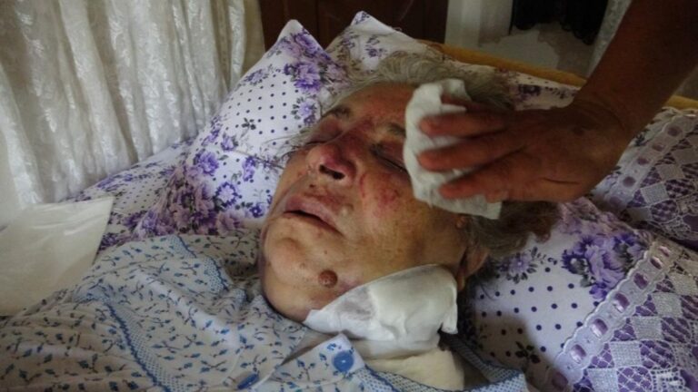 Hatay’da yaşlı kadını akrabası 34 yerinden bıçakladı