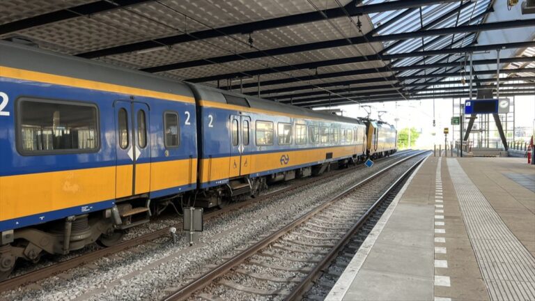 Hollanda’da demir yolu çalışanları iş bıraktı