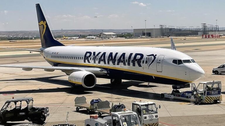 İspanya’da Ryanair havayolu şirketi çalışanları greve başladı
