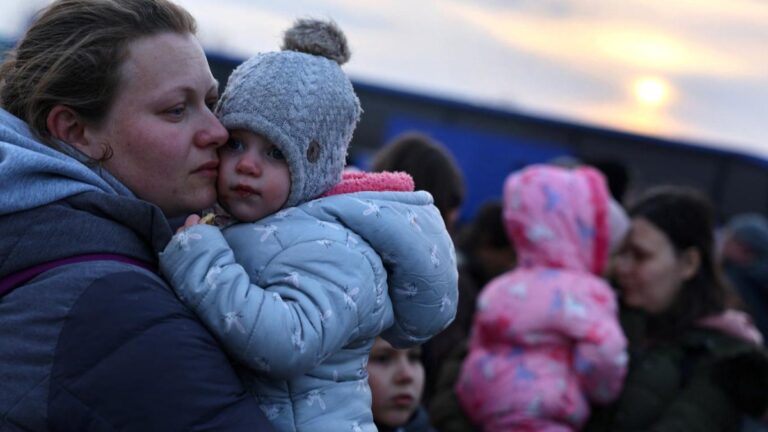 İspanya’dan Ukraynalı mültecilere aylık 410 dolar yardım