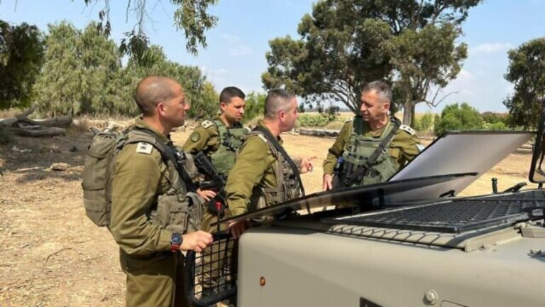 İsrail Genelkurmay Başkanı, abluka altındaki Gazze sınırına gitti