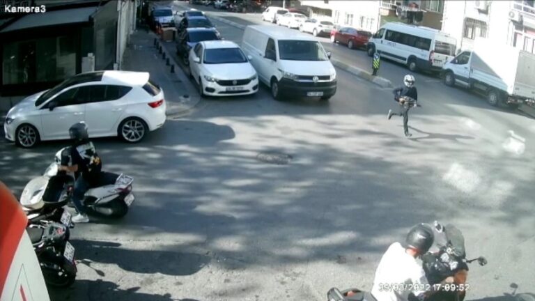 İstanbul’da cadde ortasındaki çatışma kamerada