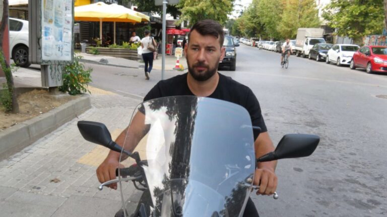 İstanbul’da çevreyi rahatsız edenleri yere seren motosikletli konuştu