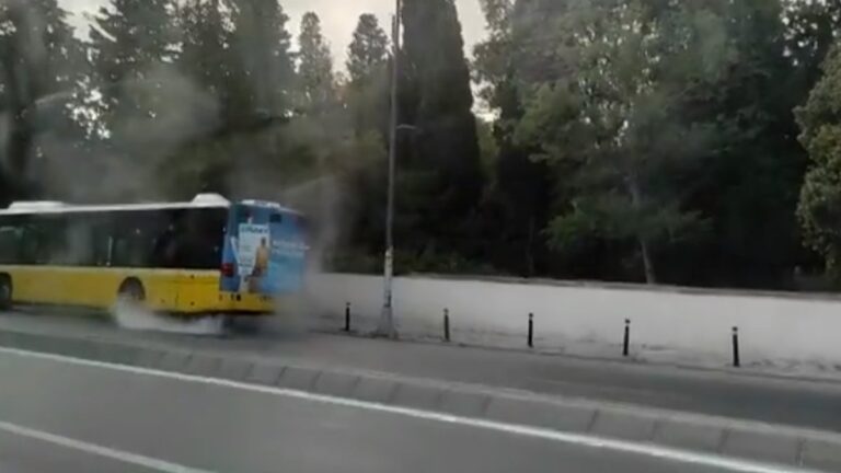 İstanbul’da İETT otobüsü arıza yaptı