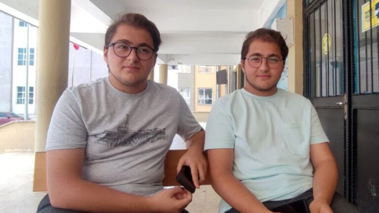 İstanbul’da tek yumurta ikizlerinin şaşırtan sınav sonucu