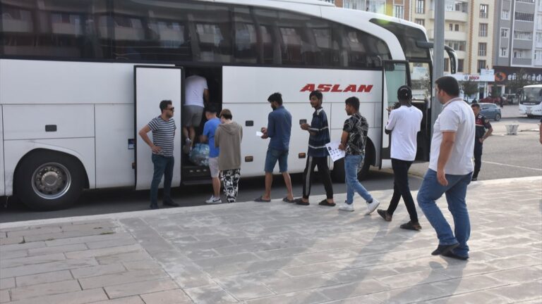 İstanbul’da yakalanan 38 kaçak göçmen, Iğdır’da sınır dışı edilecek