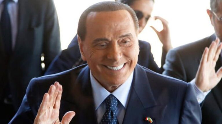 İtalya’da eski başbakan Berlusconi, seçimlerde aday olmayı düşünüyor