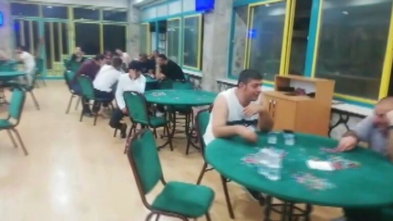 İzmir’de 41 kişi, kumar oynarken suçüstü yakalandı