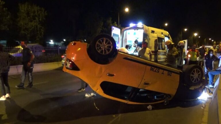 İzmir’de, taksi şoförü hurdaya dönen araçtan sağ çıktı