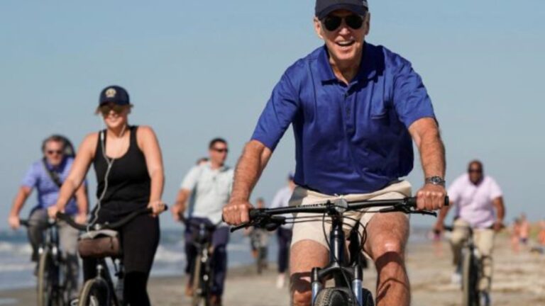 Joe Biden’dan tatil rekorunu: Başkanlığının 228 gününü tatilde geçirdi