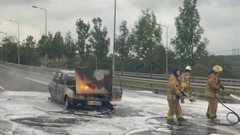 Kağıthane’de seyir halindeyken kaza yapan otomobil alev alev yandı