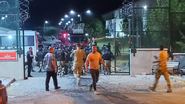Kayseri’de, sığınmacılar geri gönderme merkezinde yangın çıkardı
