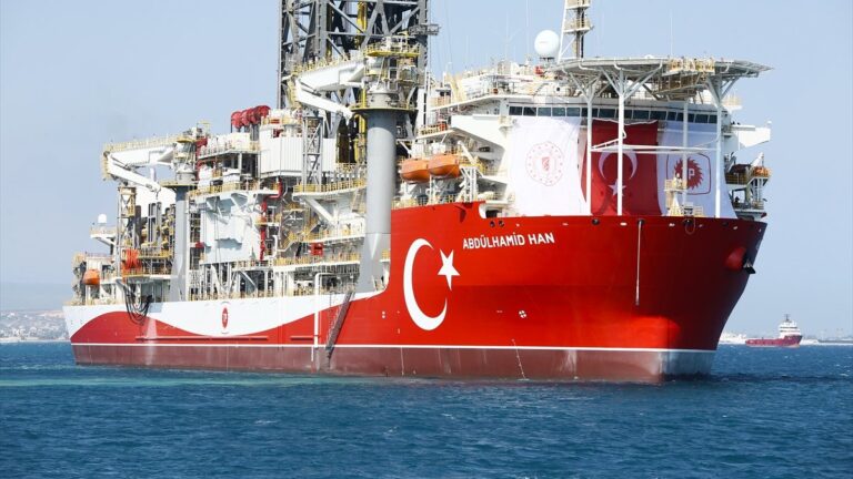 KKTC Başbakanı Üstel, Abdülhamid Han gemisinin görevini değerlendirdi