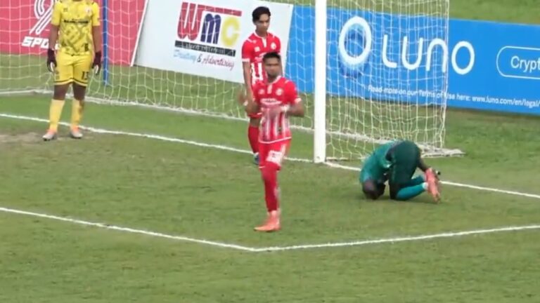 Malezya Ligi’nde Sunday Afolabi’nin kendini yere atması viral oldu