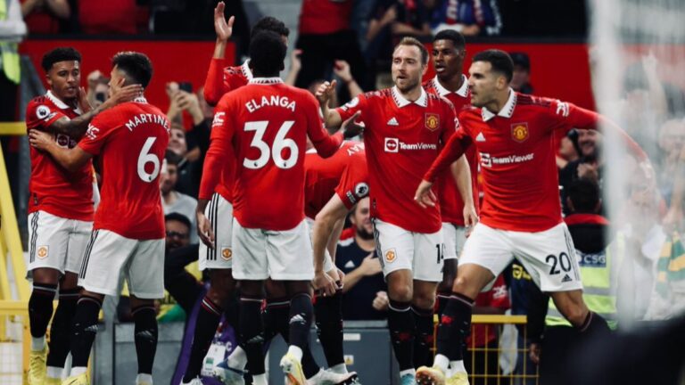 Manchester United, Liverpool’u 2-1 mağlup etti