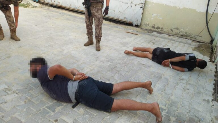 Mersin’de eylem hazırlığındaki 2 terörist yakalandı