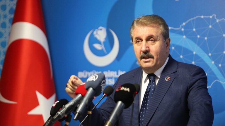 Mustafa Destici: Türkiye durup dururken Suriye topraklarına girmedi