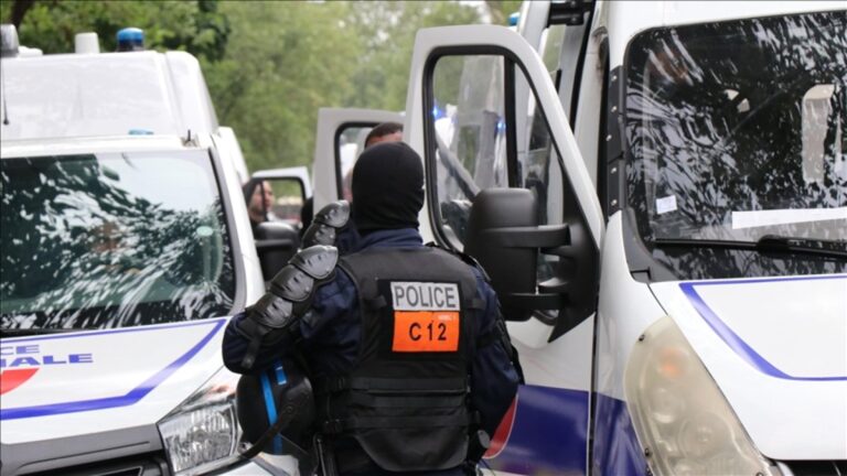 Paris’in banliyösünde 1 milyon dolarlık kuyumcu soygunu