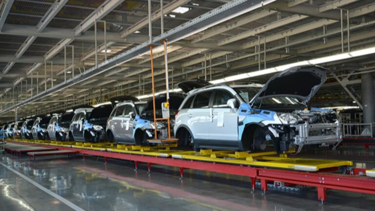 Rusya’da otomobil üretiminde yüzde 80,6 düşüş yaşandı