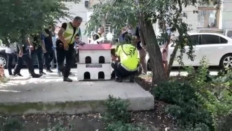 Silivri’de iki polis bıçaklandı